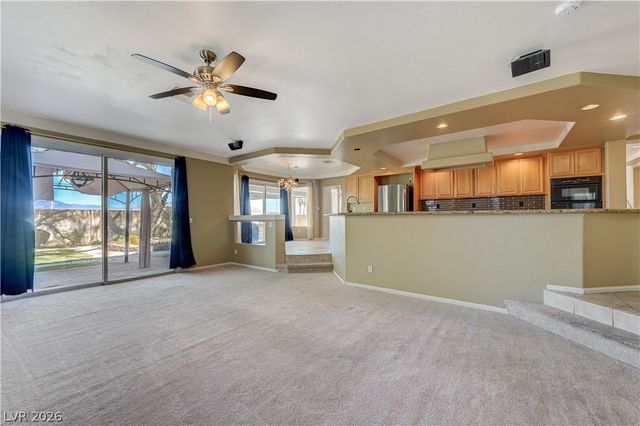 8640 Castle Hill Avenue, Las Vegas, NV 89129