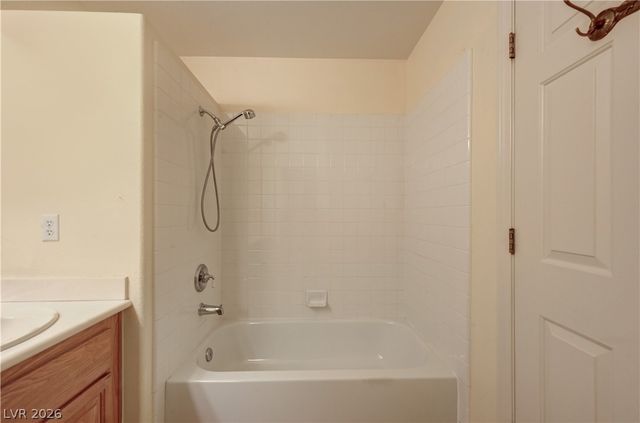 8640 Castle Hill Avenue, Las Vegas, NV 89129