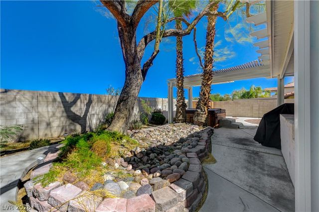 8640 Castle Hill Avenue, Las Vegas, NV 89129