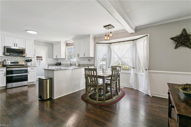 201 Crystal Lake DR, Yorktown, VA 23692