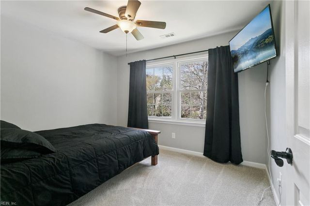 201 Crystal Lake DR, Yorktown, VA 23692