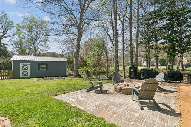 201 Crystal Lake DR, Yorktown, VA 23692