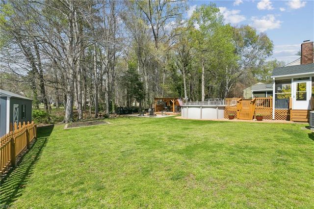 201 Crystal Lake DR, Yorktown, VA 23692