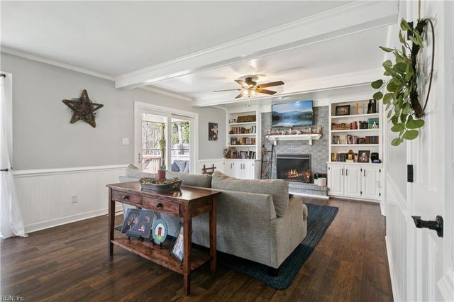 201 Crystal Lake DR, Yorktown, VA 23692