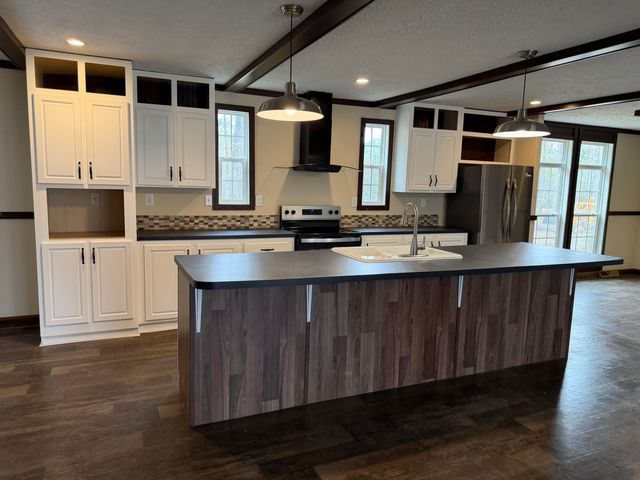 165 Ash Hill Drive, Eutawville, SC 29048