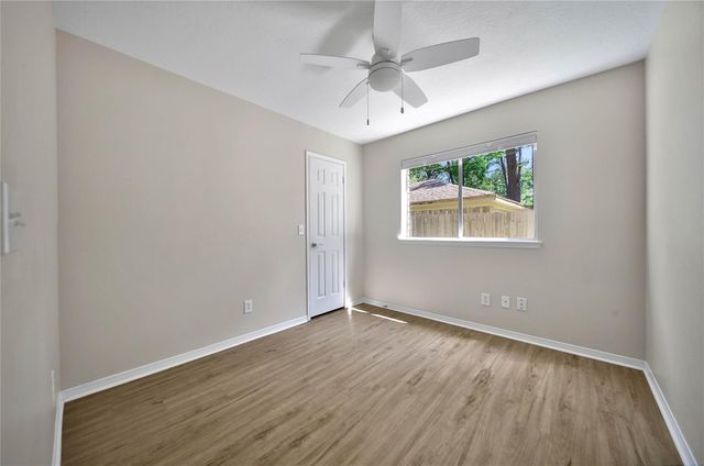 10 Still Corner Place, The Woodlands, TX 77381