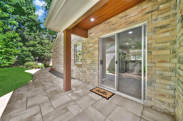 10 Still Corner Place, The Woodlands, TX 77381