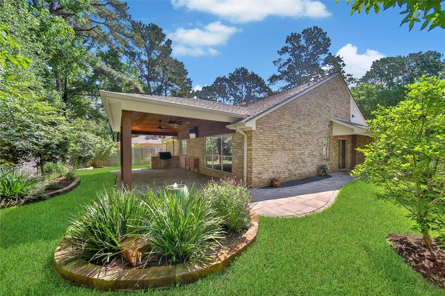 10 Still Corner Place, The Woodlands, TX 77381
