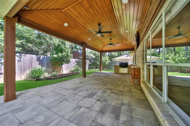 10 Still Corner Place, The Woodlands, TX 77381