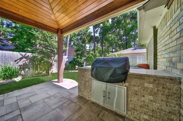 10 Still Corner Place, The Woodlands, TX 77381