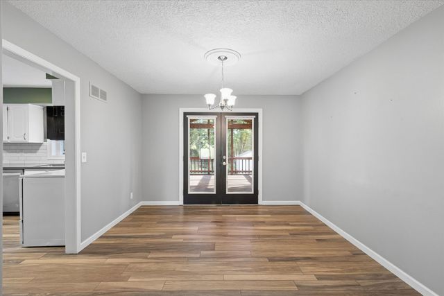 2423 E 32nd Street, Davenport, IA 52807