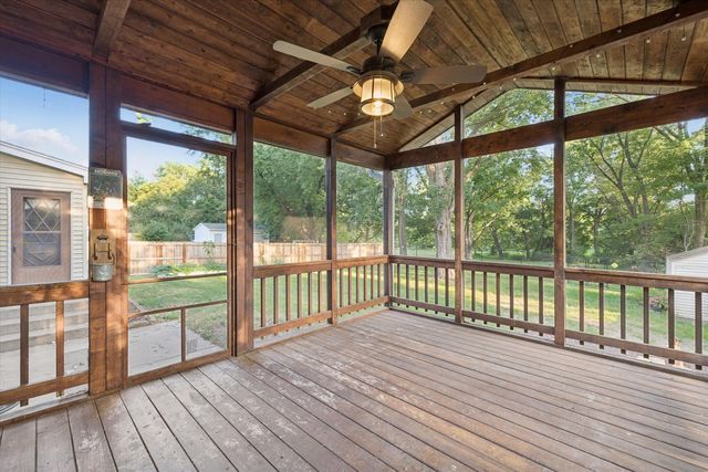 2423 E 32nd Street, Davenport, IA 52807