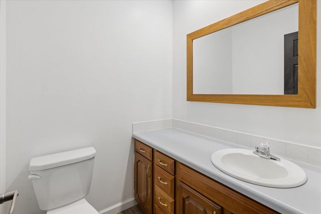 2423 E 32nd Street, Davenport, IA 52807
