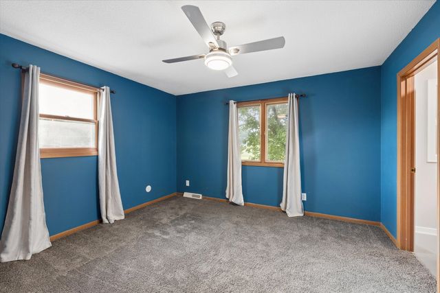 2423 E 32nd Street, Davenport, IA 52807