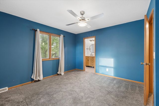 2423 E 32nd Street, Davenport, IA 52807