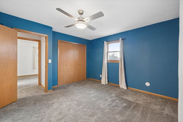2423 E 32nd Street, Davenport, IA 52807