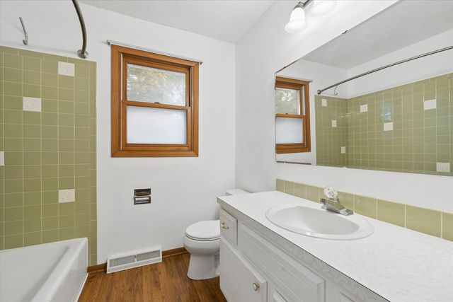 2423 E 32nd Street, Davenport, IA 52807