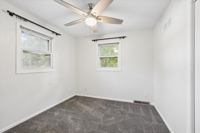 2423 E 32nd Street, Davenport, IA 52807