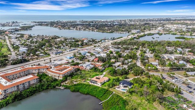 102 BRENDA LANE, Nokomis, FL 34275