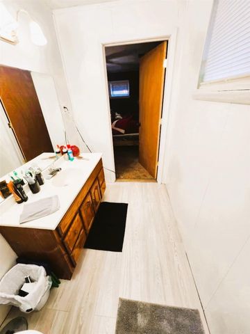 108 Gladon, West Helena, AR 72390