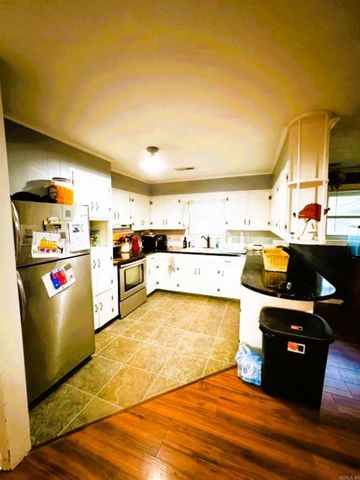 108 Gladon, West Helena, AR 72390