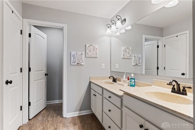 285 Waterhaven Way, Springboro, OH 45066