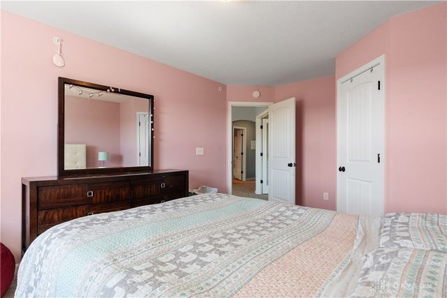 285 Waterhaven Way, Springboro, OH 45066