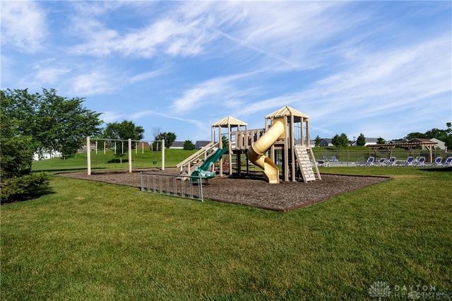 285 Waterhaven Way, Springboro, OH 45066