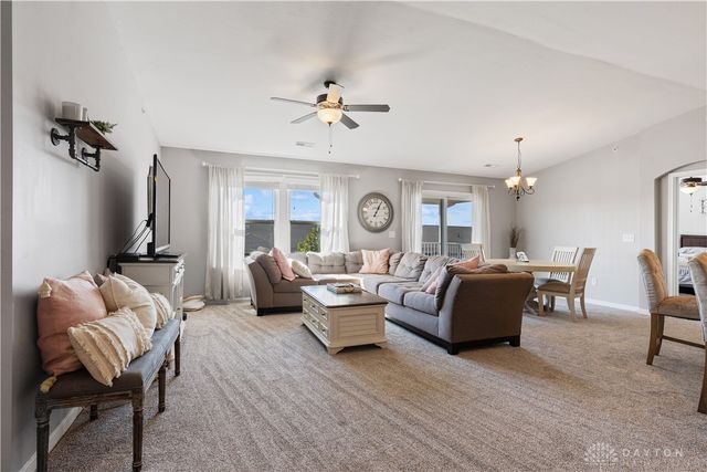 285 Waterhaven Way, Springboro, OH 45066