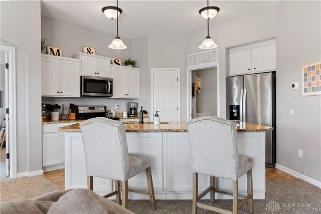 285 Waterhaven Way, Springboro, OH 45066