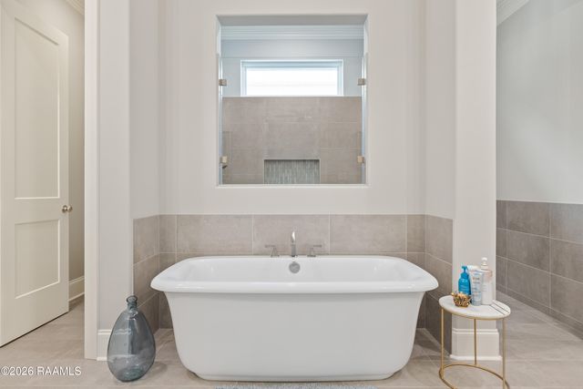 228 Santander Drive, Youngsville, LA 70592