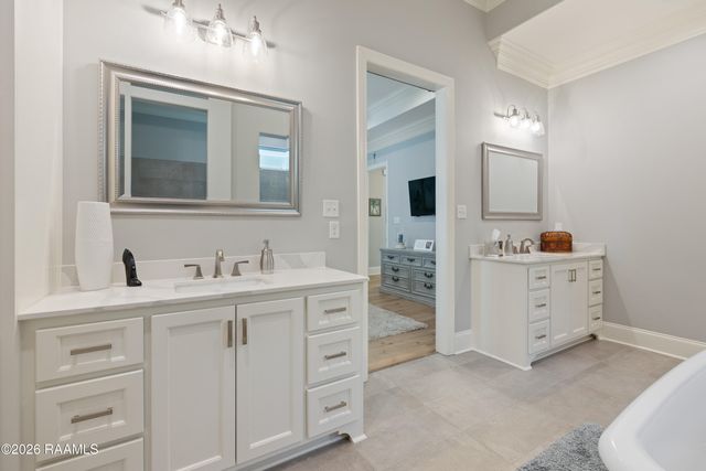 228 Santander Drive, Youngsville, LA 70592