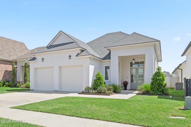 228 Santander Drive, Youngsville, LA 70592