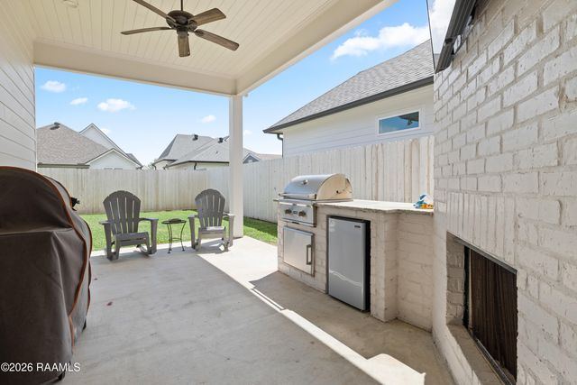 228 Santander Drive, Youngsville, LA 70592