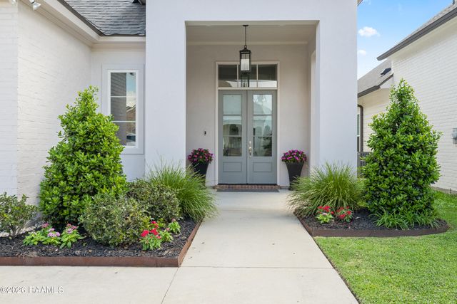 228 Santander Drive, Youngsville, LA 70592