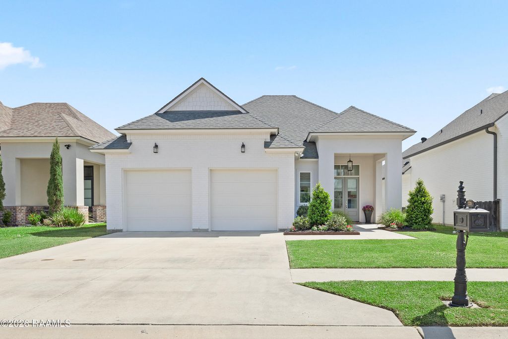 228 Santander Drive, Youngsville, LA 70592