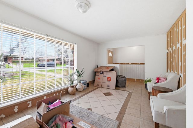 422 Brookview Drive, Desoto, TX 75115