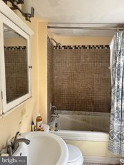 5609 BIRCHWOOD AVE, Baltimore, MD 21214