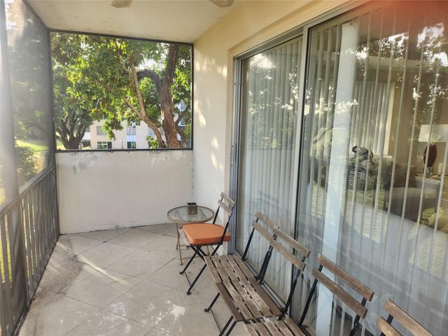 4160 Inverrary Drive 311, Lauderhill, FL 33319