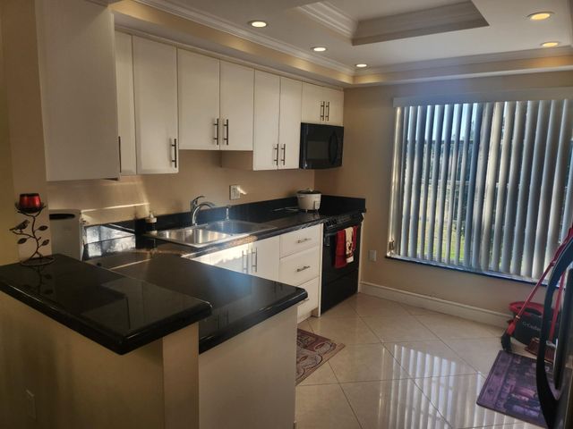 4160 Inverrary Drive 311, Lauderhill, FL 33319