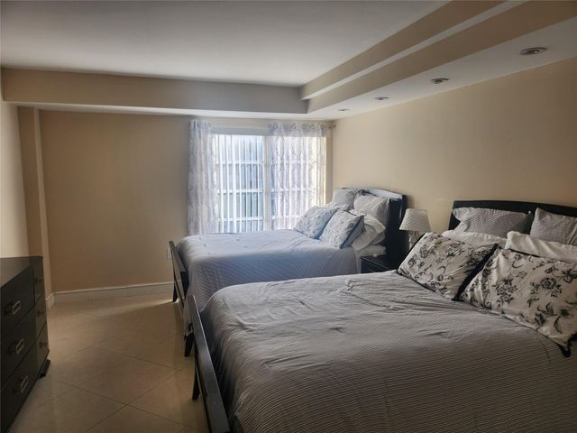 4160 Inverrary Drive 311, Lauderhill, FL 33319