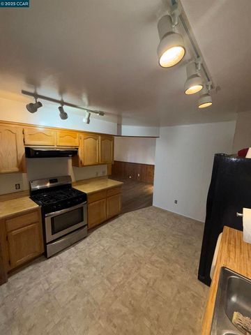 9 9 Palm Drive, Pittsburg, CA 94565