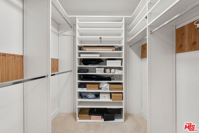 1260 S Beverly Glen Boulevard 101, Los Angeles, CA 90024