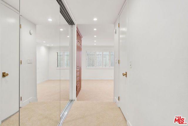 1260 S Beverly Glen Boulevard 101, Los Angeles, CA 90024