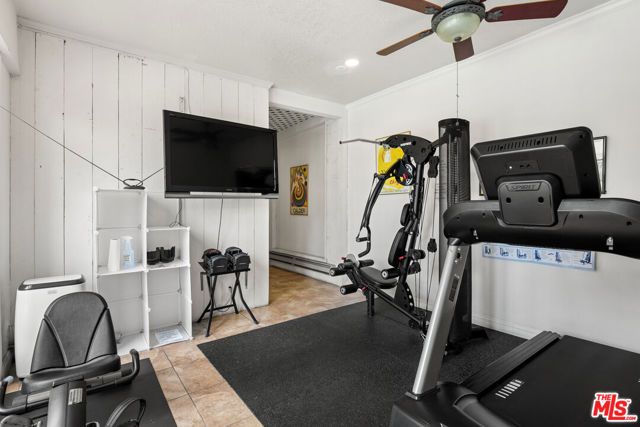 1260 S Beverly Glen Boulevard 101, Los Angeles, CA 90024