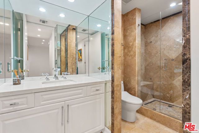 1260 S Beverly Glen Boulevard 101, Los Angeles, CA 90024