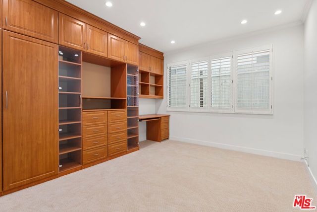 1260 S Beverly Glen Boulevard 101, Los Angeles, CA 90024