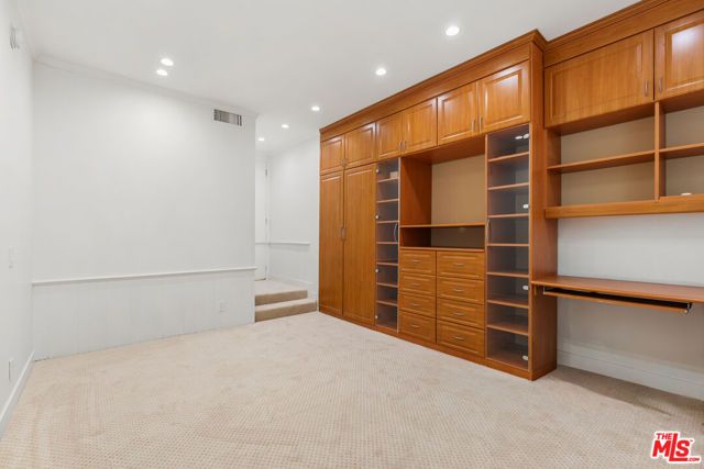 1260 S Beverly Glen Boulevard 101, Los Angeles, CA 90024