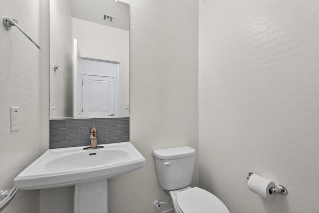 2349 E Hidalgo Avenue, Phoenix, AZ 85040