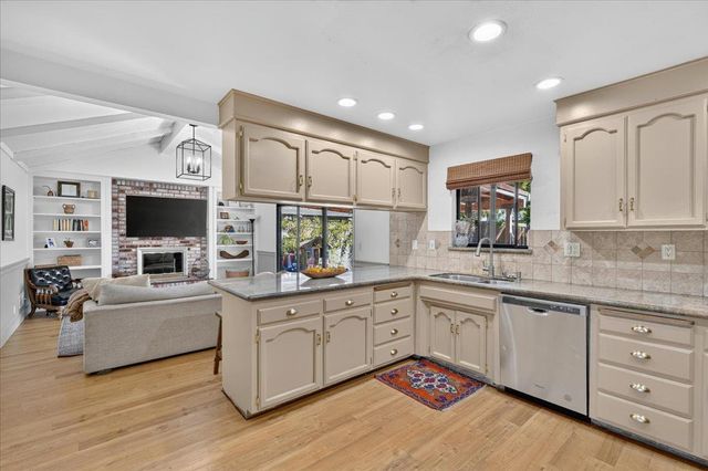 1194 Loyola Drive, Salinas, CA 93901